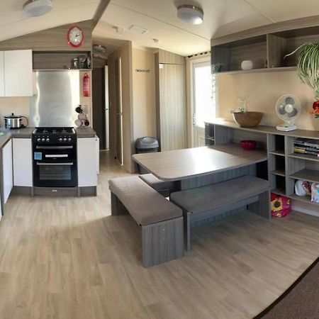 Lido Beach Caravan Prestatyn Ngoại thất bức ảnh