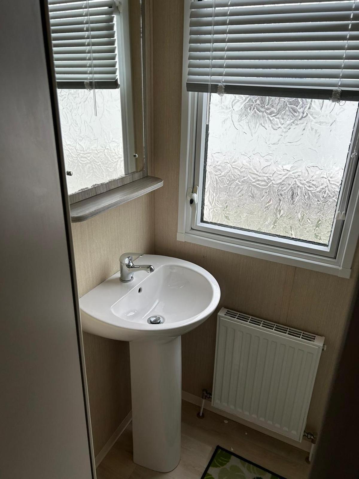 Lido Beach Caravan Prestatyn Ngoại thất bức ảnh