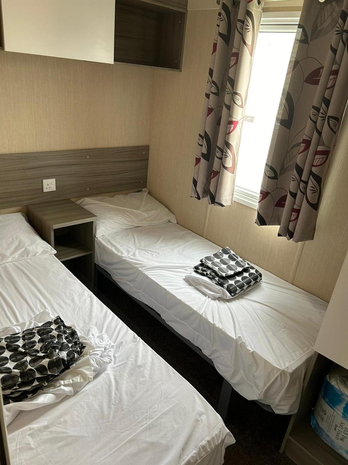 Lido Beach Caravan Prestatyn Ngoại thất bức ảnh
