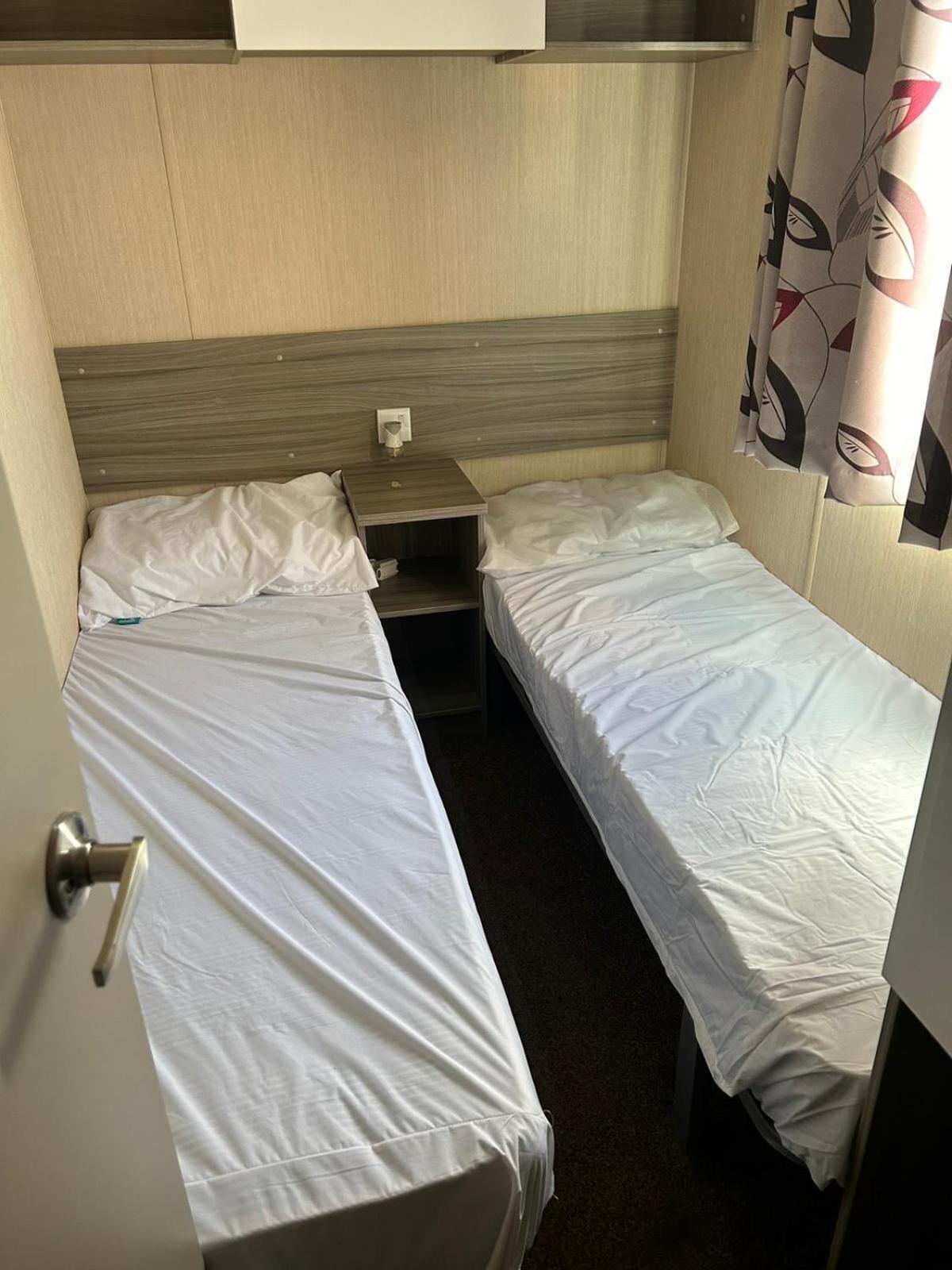 Lido Beach Caravan Prestatyn Ngoại thất bức ảnh